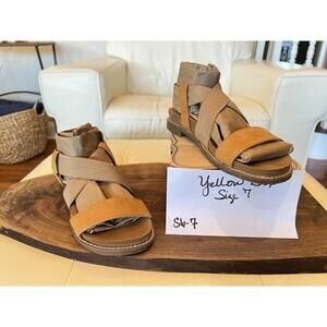 Yellow Box Comfort Sandals Women Size 7 Tan Strappy Casual Sandals